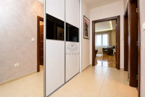Izdavanje, dvosoban stan, 90m², Preko Morače, Podgorica - image 21