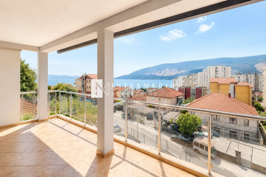Sale, two bedroom apartment, 71m², Igalo, Herceg Novi