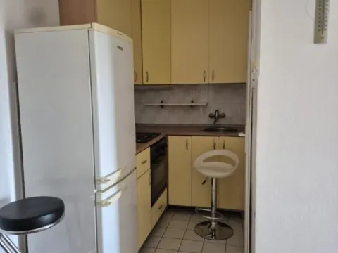 Izdavanje, jednosoban stan, 42m², Socijalno, Novi Sad Sve Podlokacije - image 3