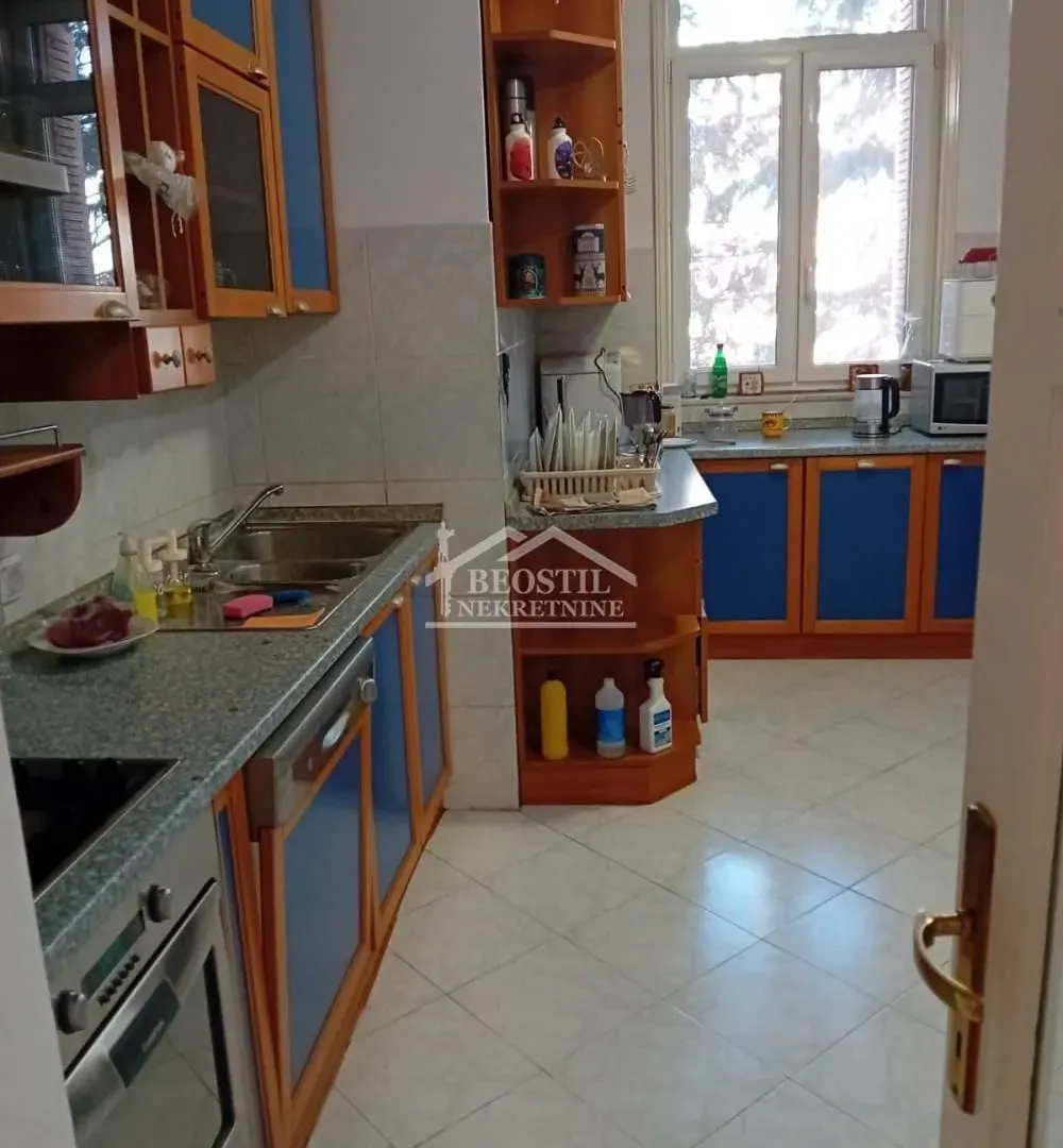 Prodaja, četvorosoban stan, 161m², Voždovac Sve Podlokacije, Beograd