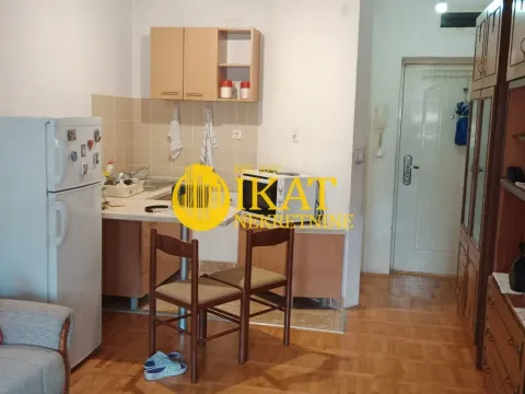 Izdavanje, stan, 24m², Zvezdara Sve Podlokacije, Beograd