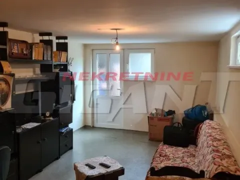 Prodaja, kuća, 520m², Veliki Mokri Lug, Zvezdara Sve Podlokacije - image 2