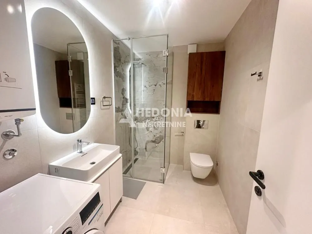 Izdavanje, trosoban stan, 65m², Vračar Sve Podlokacije, Beograd