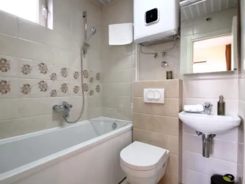 Izdavanje, dvosoban stan, 75m², Gospoština, Budva - image 3