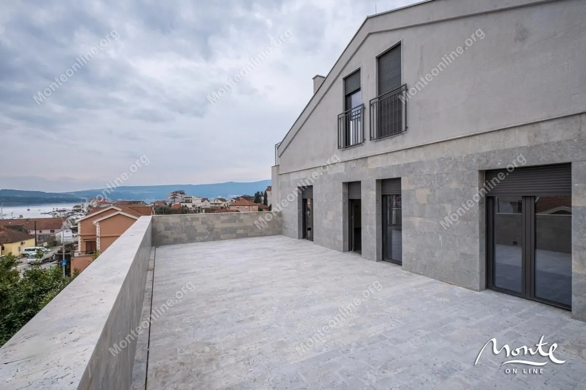 Prodaja, trosoban stan, 236m², Tivat, Crna Gora