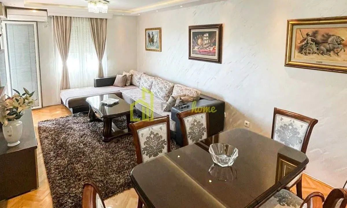 Prodaja, dvosoban stan, 74m², Stara Varoš, Podgorica