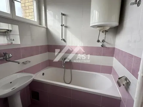 Izdavanje, trosoban stan, 54m², Grbavica, Novi Sad Sve Podlokacije - image 10