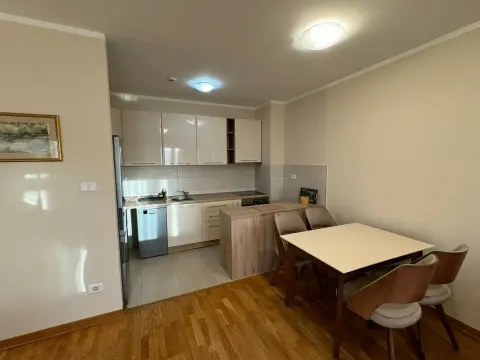 Rent, two bedroom apartment, 65m², City Kvart, Podgorica - image 4