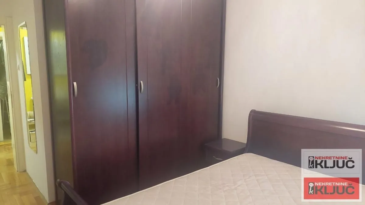 Izdavanje, trosoban stan, 71m², Centar, Novi Sad