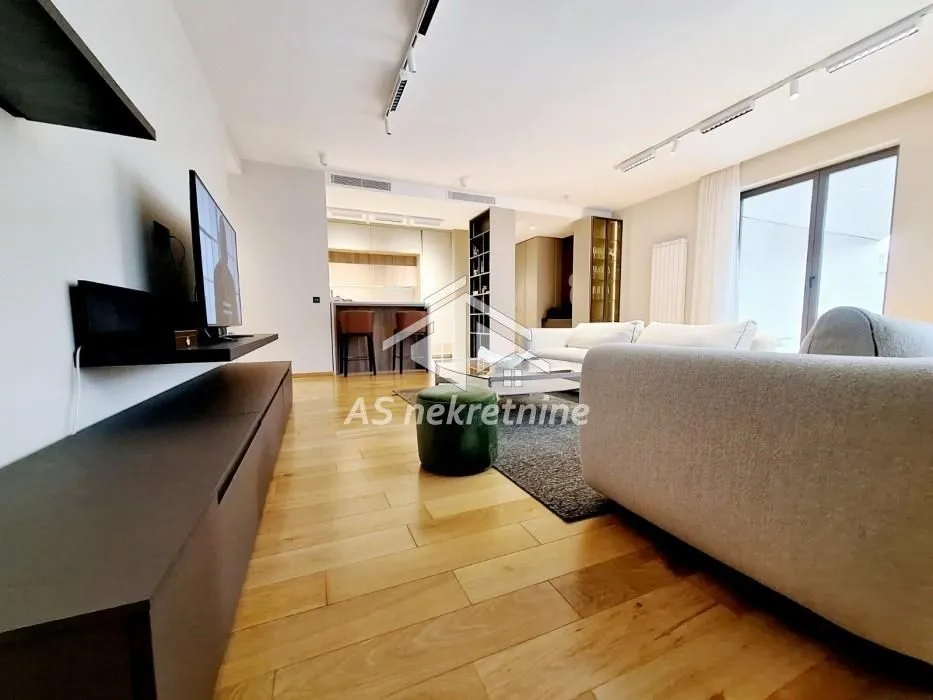 Izdavanje, četvorosoban stan, 120m², Stari Grad, Beograd