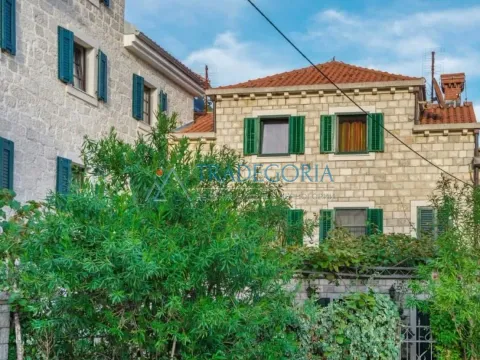 Prodaja, kuća, 255m², Strp, Kotor - image 9