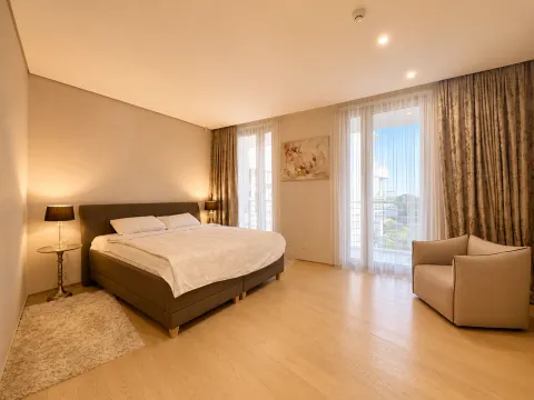 Izdavanje, dvosoban stan, 180m², Dukley Gardens, Budva - image 6