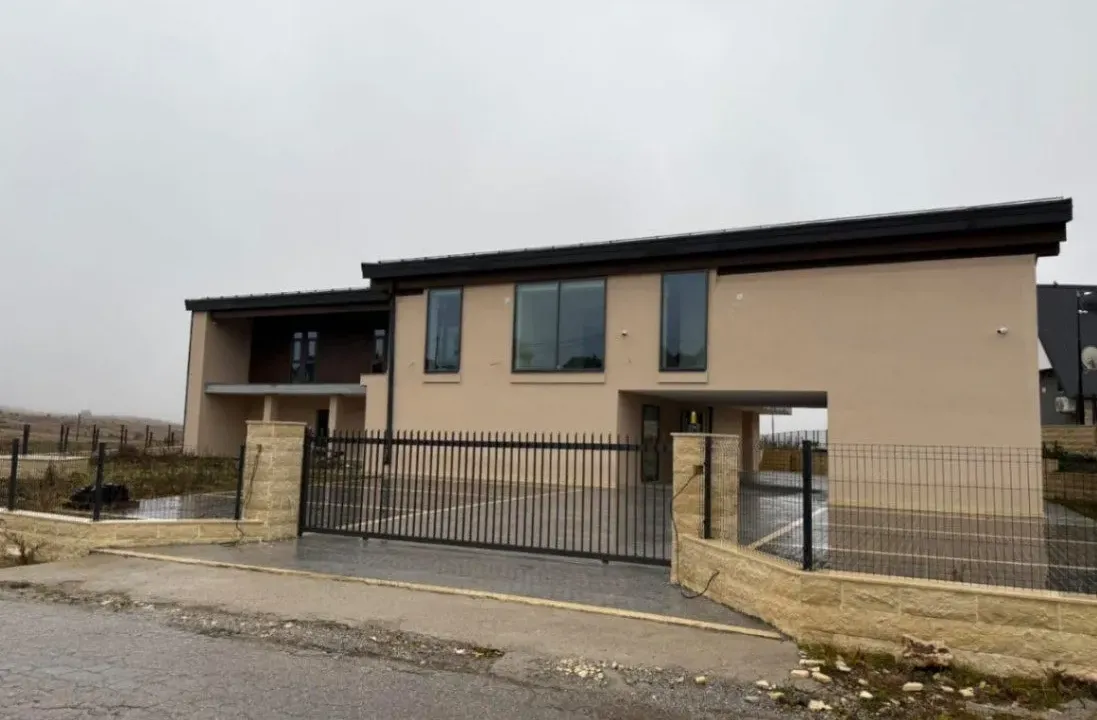 Prodaja, kuća, 1283m², Motički gaj, Žabljak