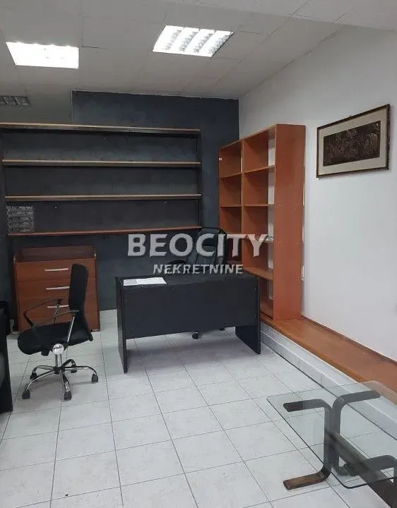 Izdavanje, poslovni prostor, 28m², Centar, Novi Sad