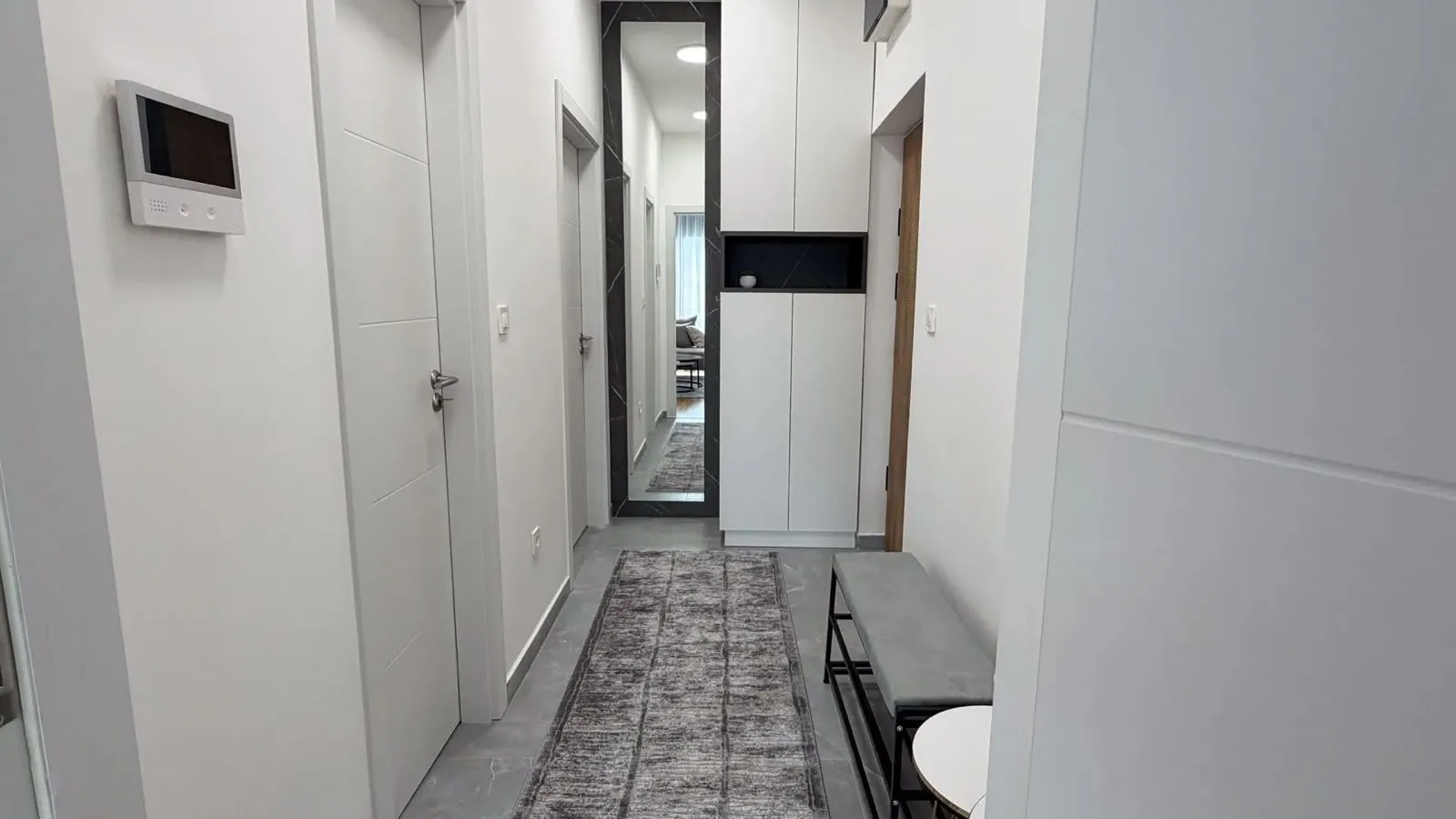Izdavanje, dvosoban stan, 68m², Zabjelo, Podgorica