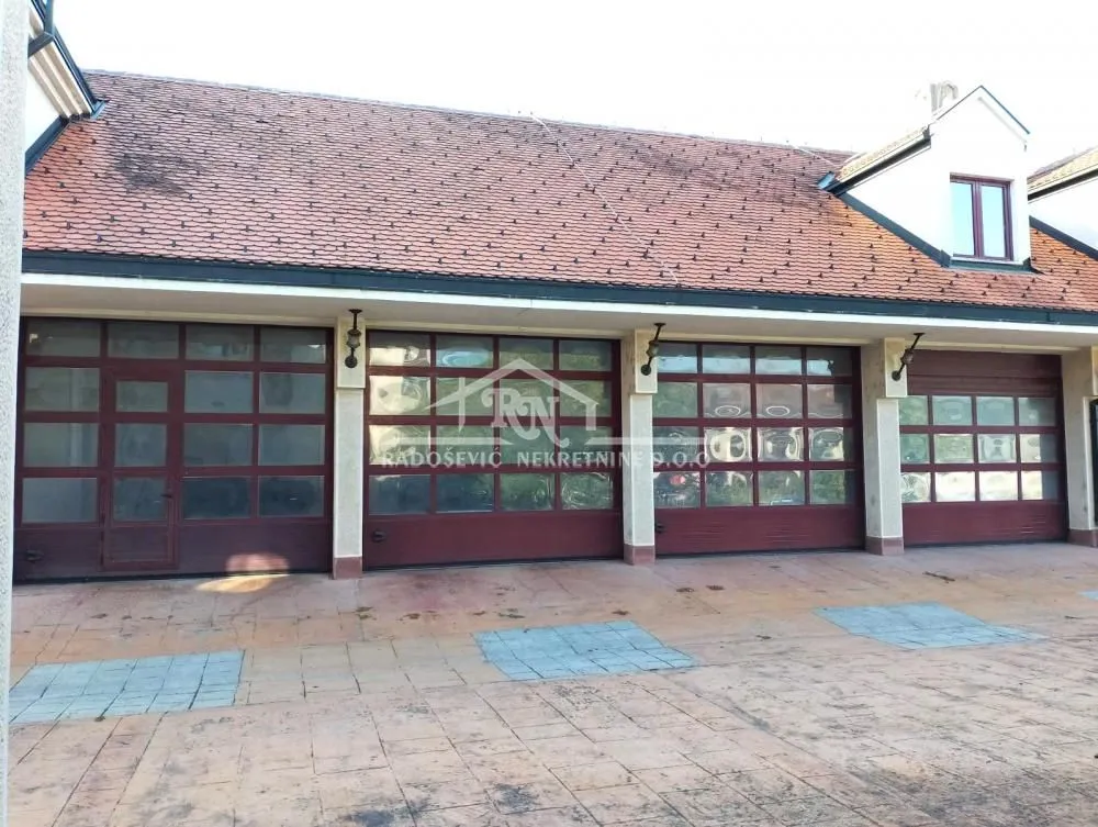 Rent, office space, 475m², Batajnica, Beograd