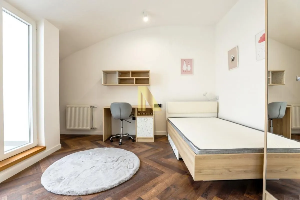 Izdavanje, četvorosoban stan, 100m², Petrovaradin, Novi Sad