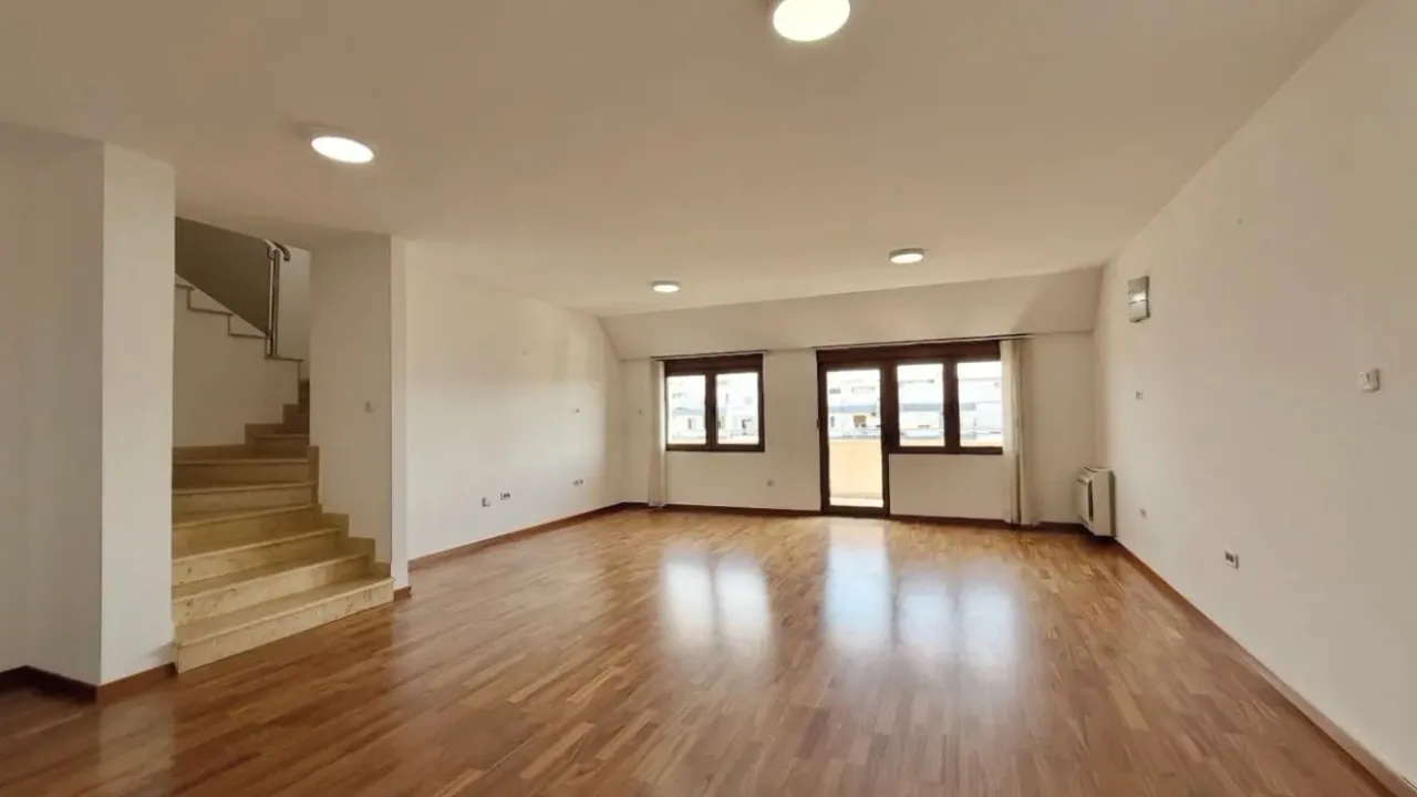 Sale, four bedroom apartment, 220m², Preko Morače, Podgorica