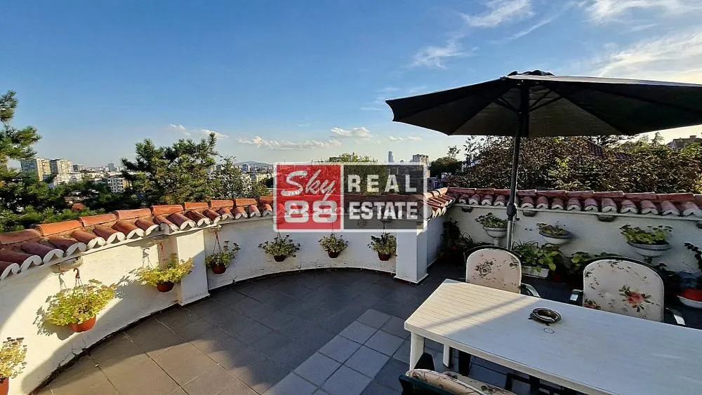 Prodaja, kuća, 401m², Zemun Kalvarija, Zemun Sve Podlokacije