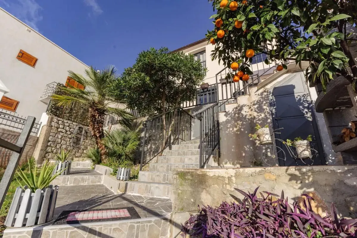 Prodaja, kuća, 70m², Lepetani, Tivat