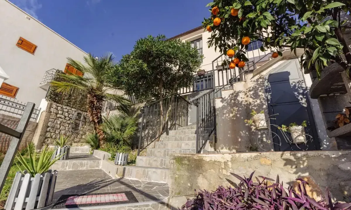 Prodaja, kuća, 70m², Lepetani, Tivat