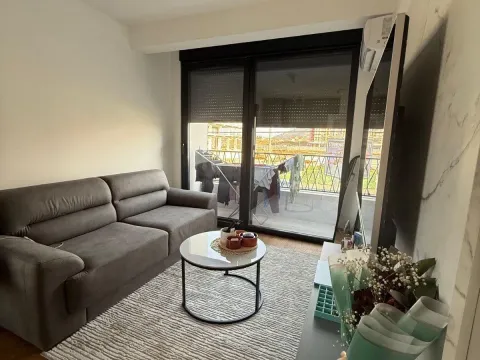 Rent, one bedroom apartment, 33m², City Kvart, Podgorica - image 2
