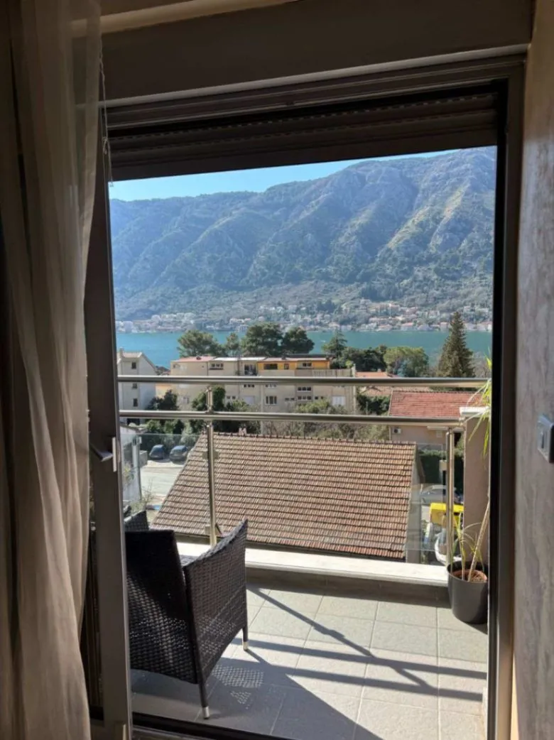 Prodaja, dvosoban stan, 100m², Dobrota, Kotor