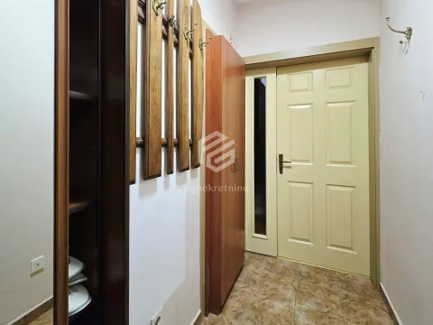 Rent, two bedroom apartment, 43m², Stari Aerodrom, Podgorica - image 12