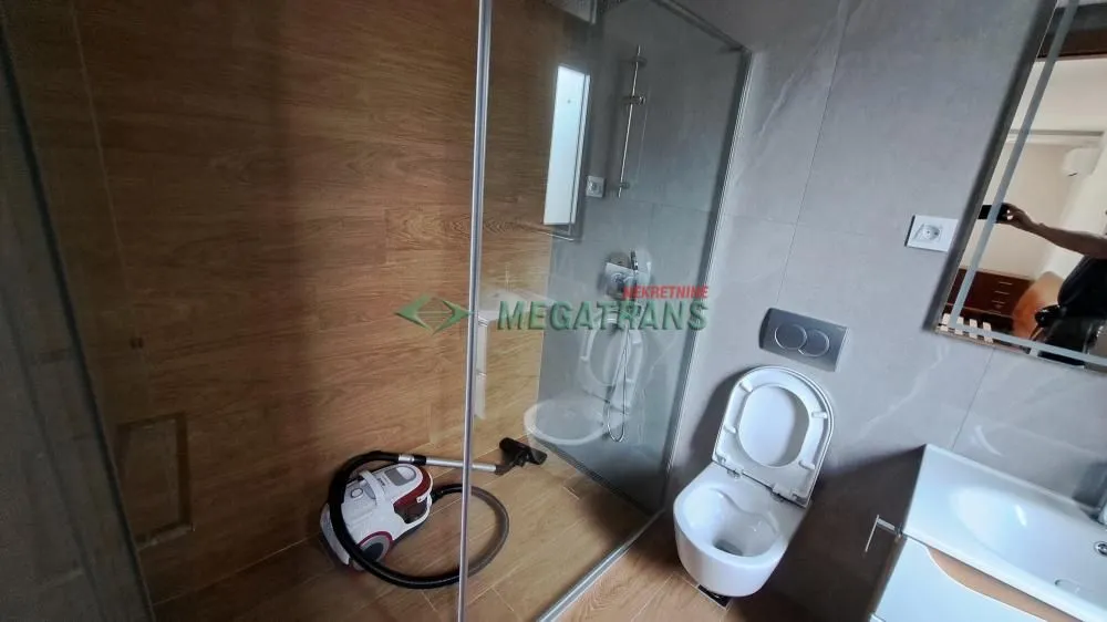 Izdavanje, četvorosoban stan, 90m², Bulevar Evrope, Novi Sad Sve Podlokacije