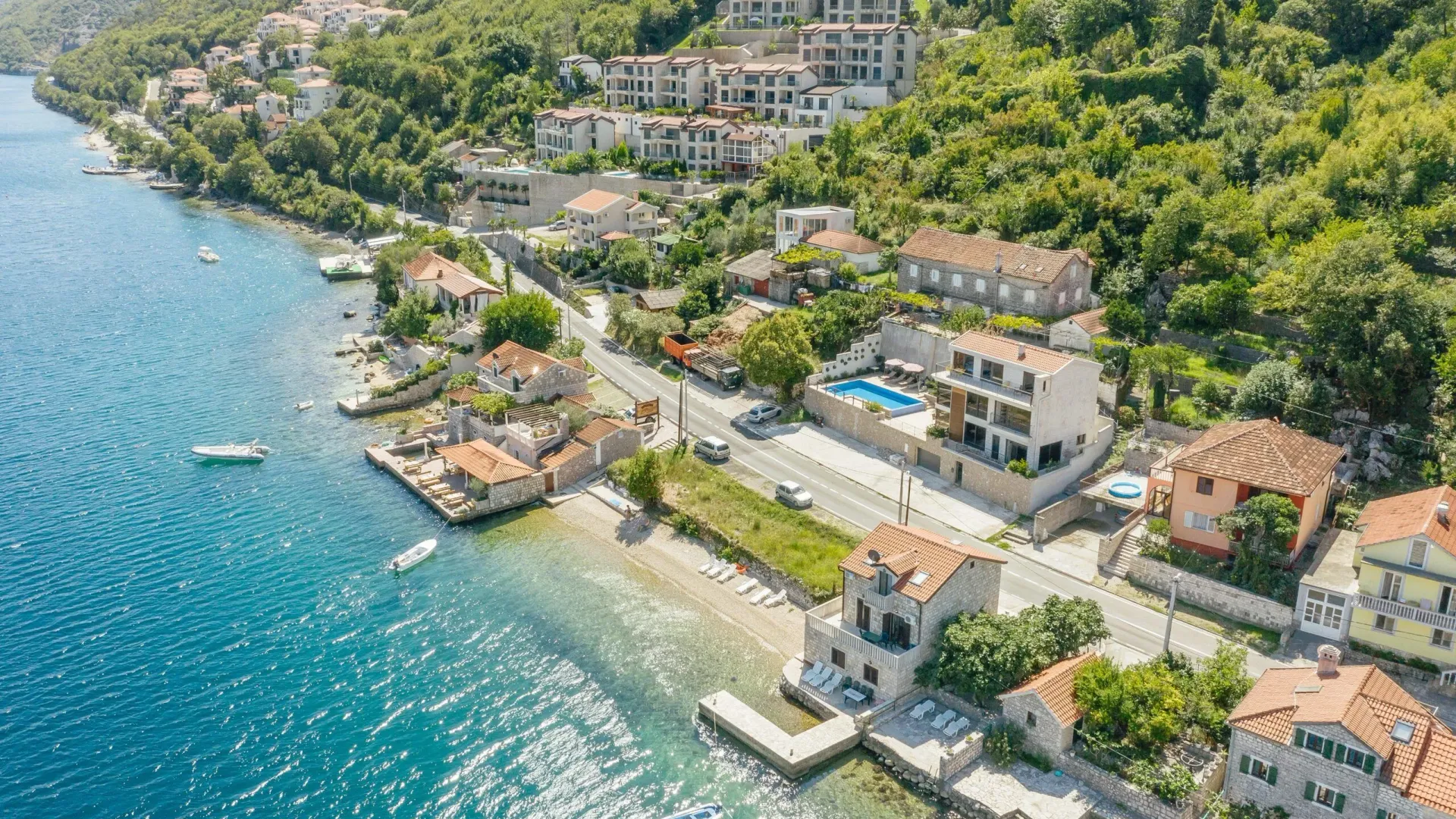 Sale, house, 300m², Kostanjica, Kotor