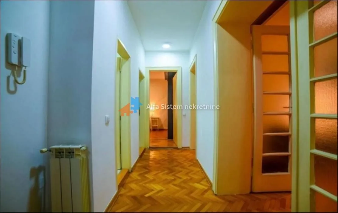 Izdavanje, trosoban stan, 73m², Stari Grad, Beograd