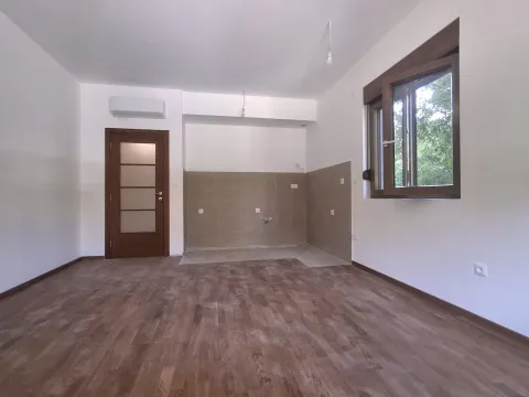 Rent, office space, 45m², Zagorič, Podgorica