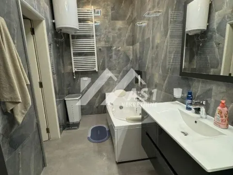 Izdavanje, trosoban stan, 91m², Centar, Novi Sad - image 10