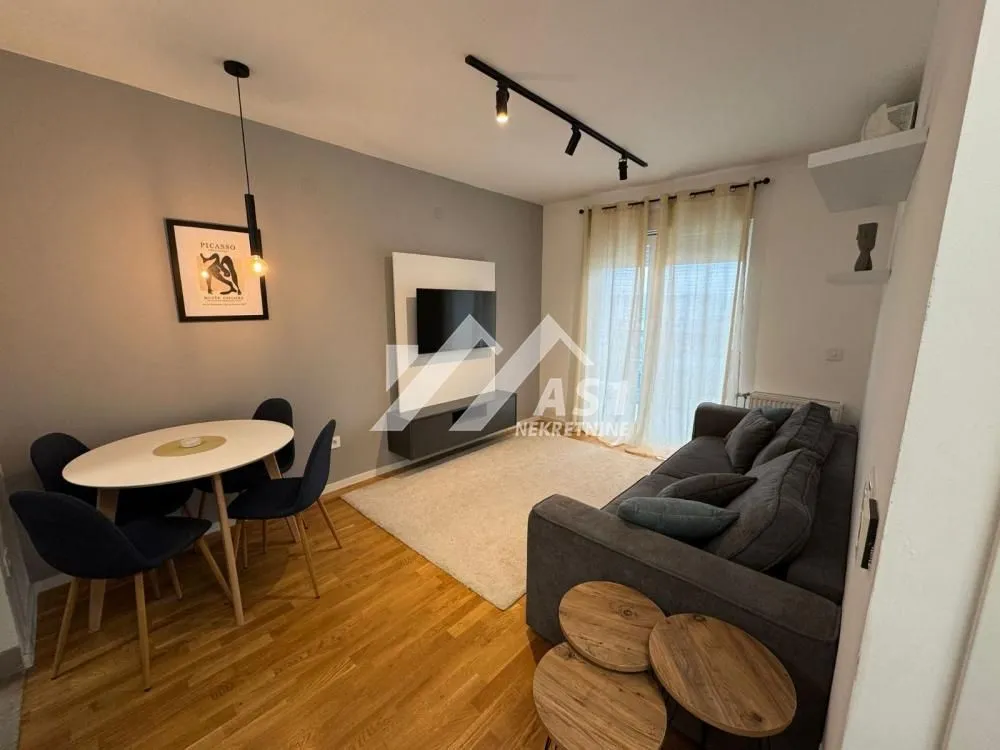 Izdavanje, jednosoban stan, 40m², Novo naselje, Novi Sad