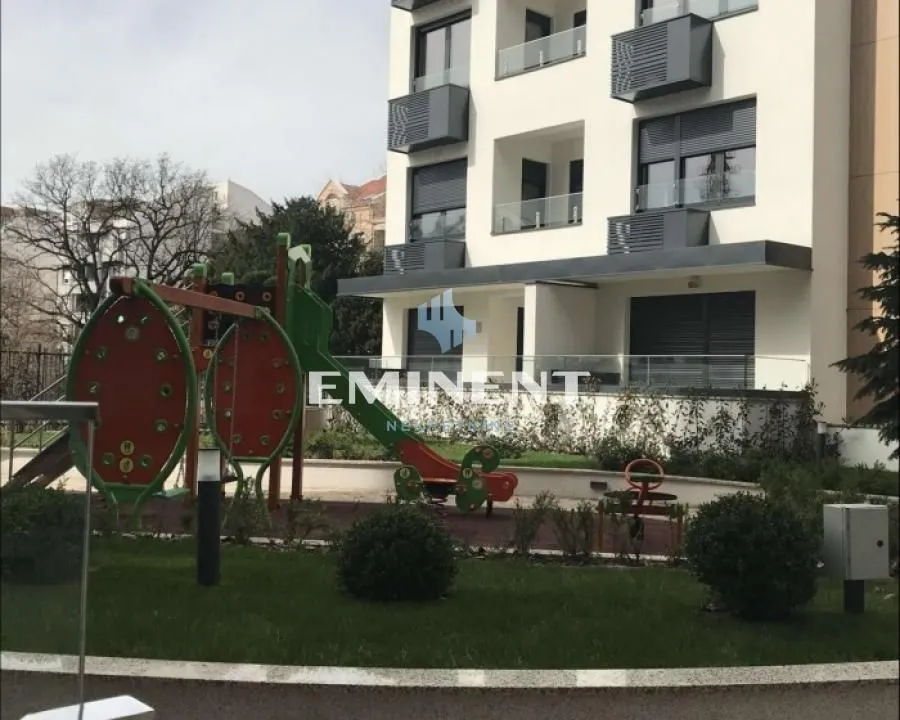 Rent, two bedroom apartment, 35m², Južni Bulevar, Vračar Sve Podlokacije