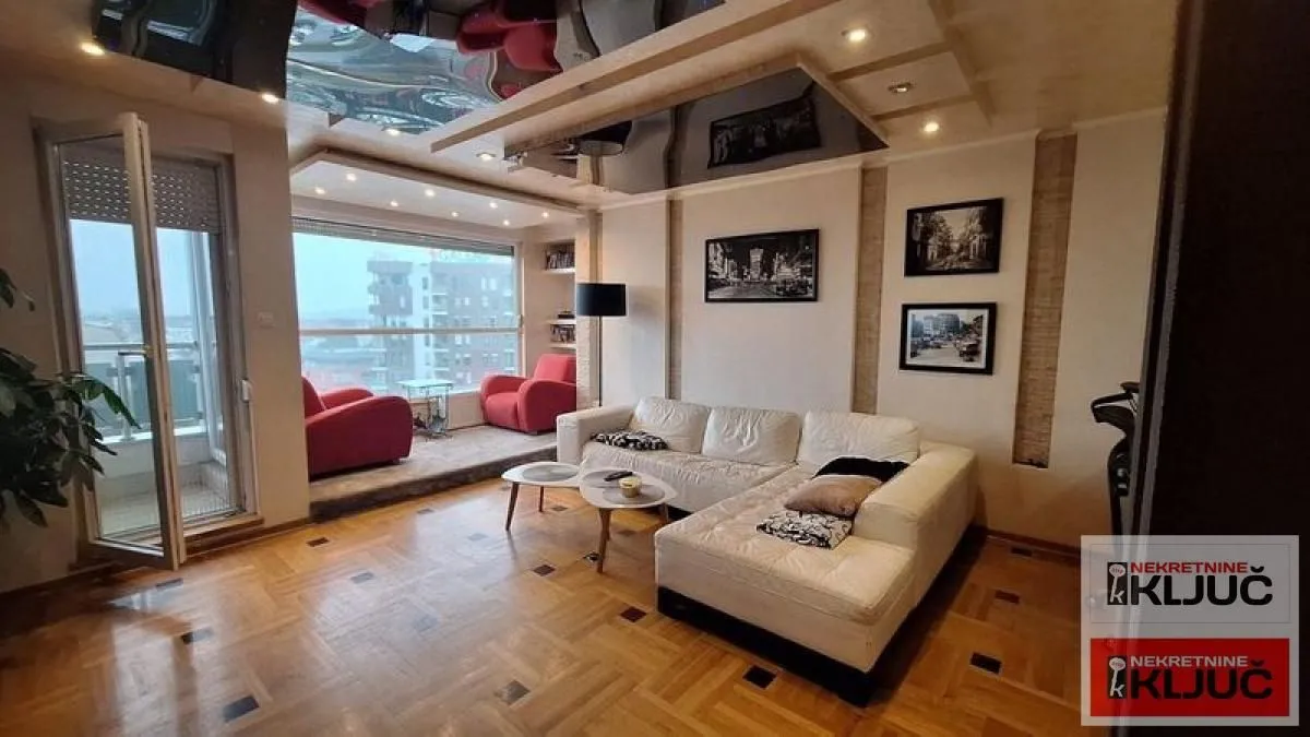 Prodaja, trosoban stan, 108m², Bulevar Evrope, Novi Sad Sve Podlokacije