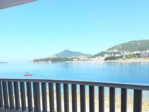 Izdavanje, dvosoban stan, 85m², Rafailovići, Budva