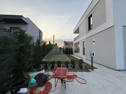Sale, house, 225m², Gornja Gorica, Podgorica - image 30