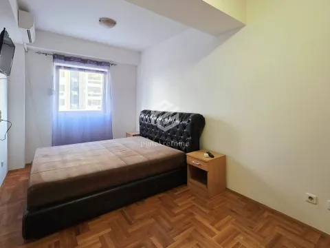 Rent, two bedroom apartment, 80m², City Kvart, Podgorica - image 10