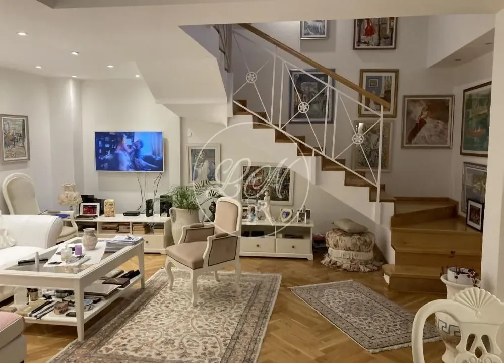 Prodaja, trosoban stan, 115m², Đeram Pijaca, Beograd