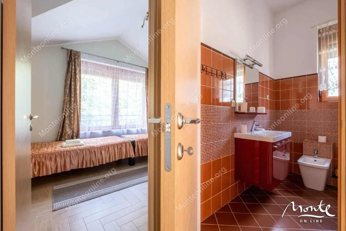 Prodaja, dvosoban stan, 105m², Orahovac, Kotor