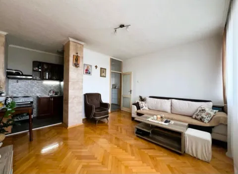 Prodaja, jednosoban stan, 48m², Pejton, Podgorica - image 2