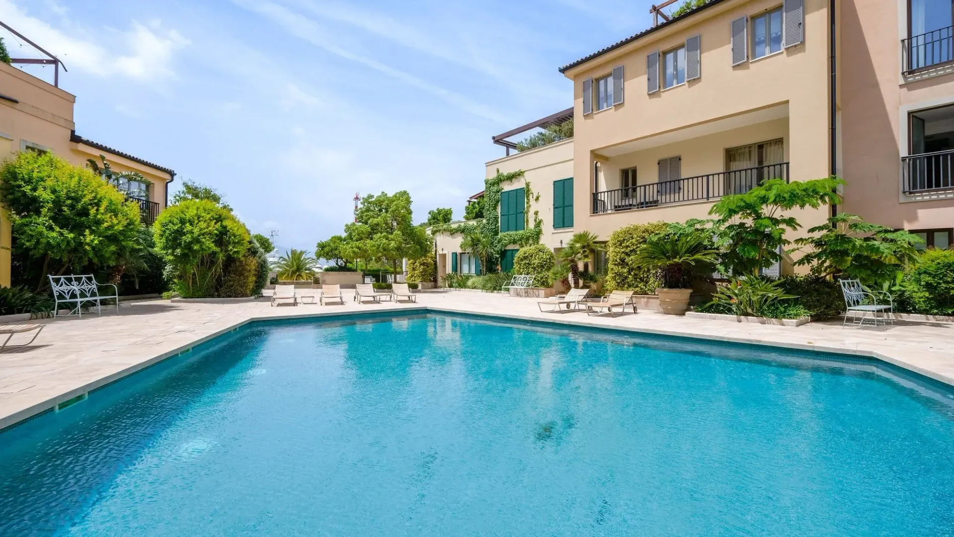 Prodaja, jednosoban stan, 68m², Tivat, Crna Gora