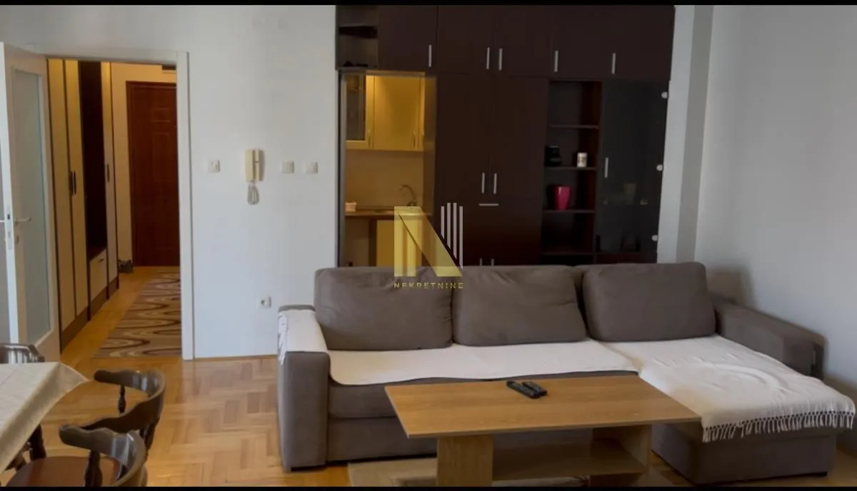 Izdavanje, trosoban stan, 86m², Nova Detelinara, Novi Sad Sve Podlokacije