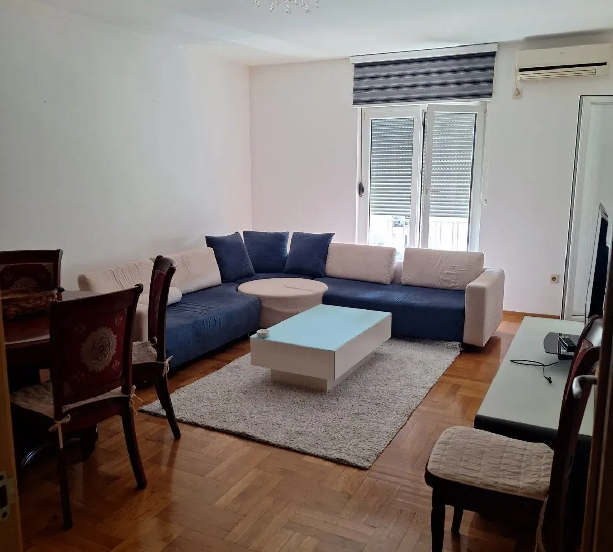Izdavanje, dvosoban stan, 54m², Pobrežje, Podgorica