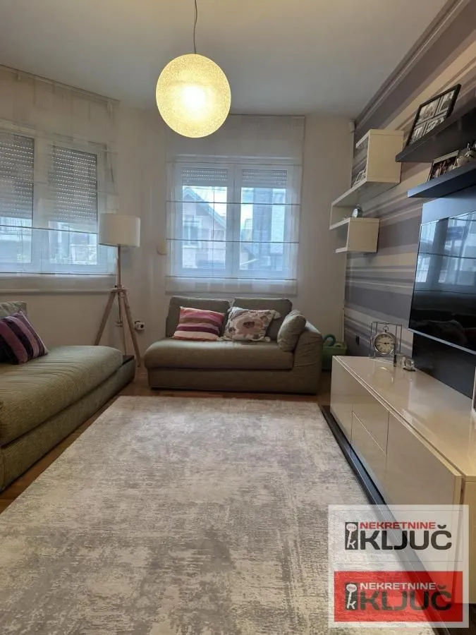 Prodaja, trosoban stan, 67m², Grbavica, Novi Sad Sve Podlokacije