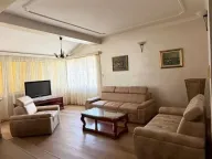 Izdavanje, četvorosoban stan, 150m², Tivat, Crna Gora - image 1