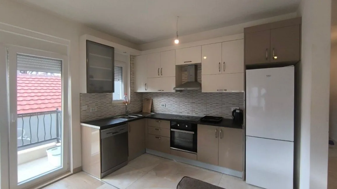 Izdavanje, jednosoban stan, 56m², Stari Aerodrom, Podgorica