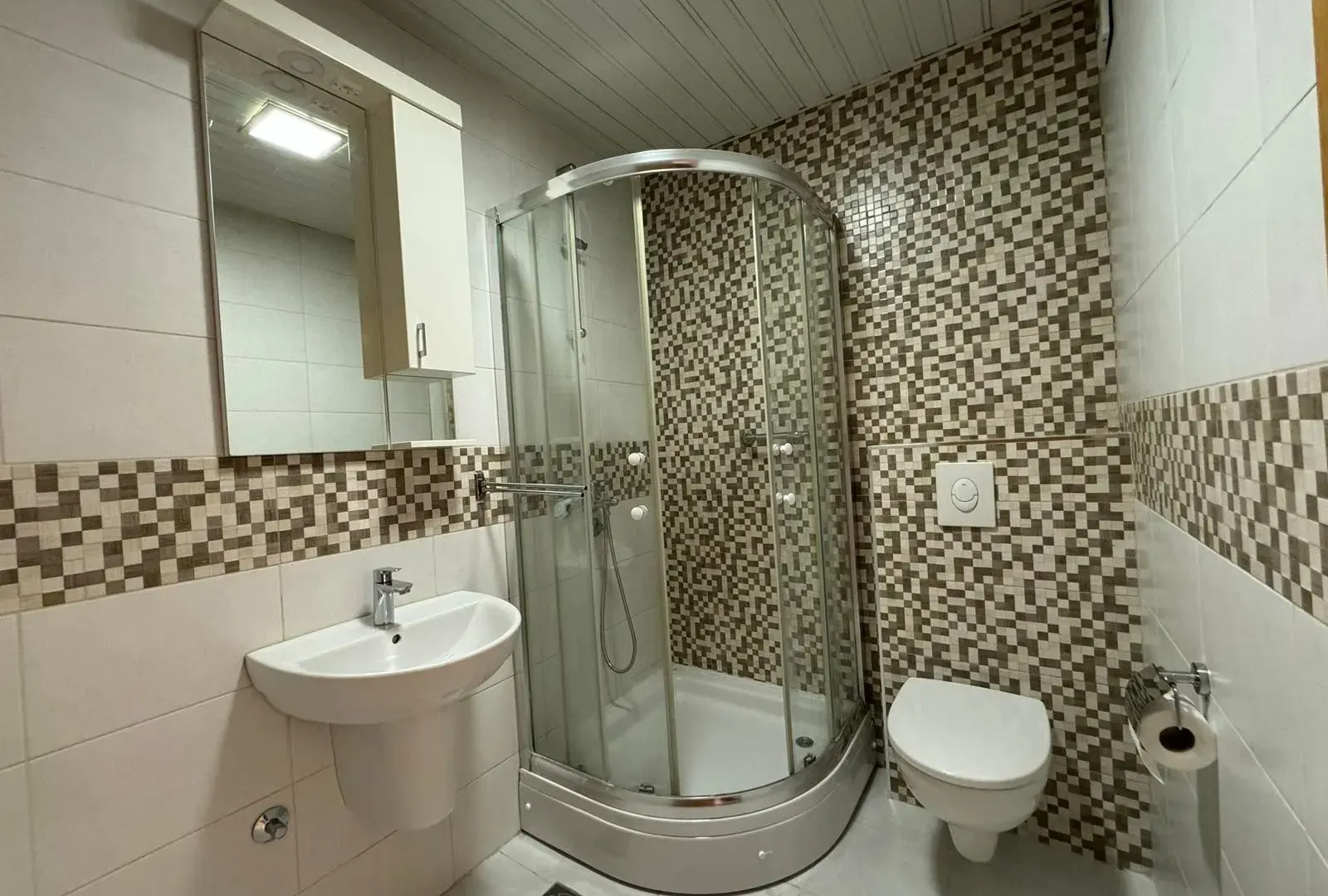 Izdavanje, dvosoban stan, 65m², City Kvart, Podgorica