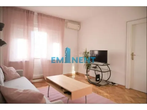 Rent, two bedroom apartment, 50m², Savski Venac, Beograd - image 2